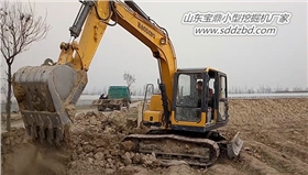 山東寶鼎小型挖掘機械生產(chǎn)廠家