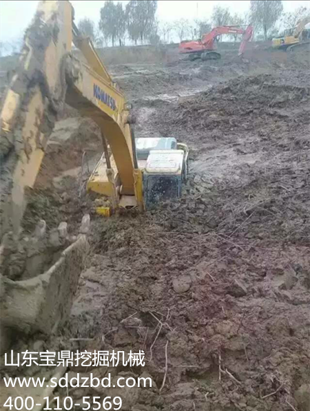 寶鼎挖掘機械