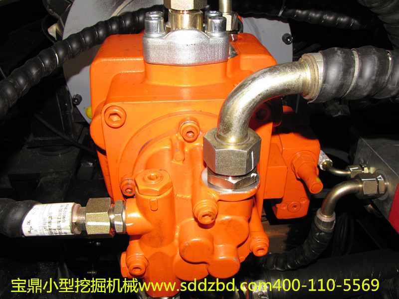 寶鼎小型挖掘機(jī)械配件