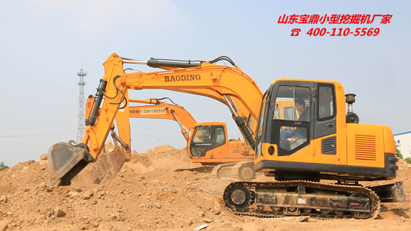 山東寶鼎反鏟式小型挖掘機廠家履帶挖掘機產(chǎn)品