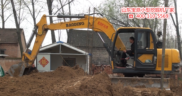 寶鼎小型挖掘機械產品