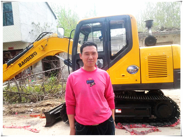 寶鼎小型挖掘機(jī)用戶