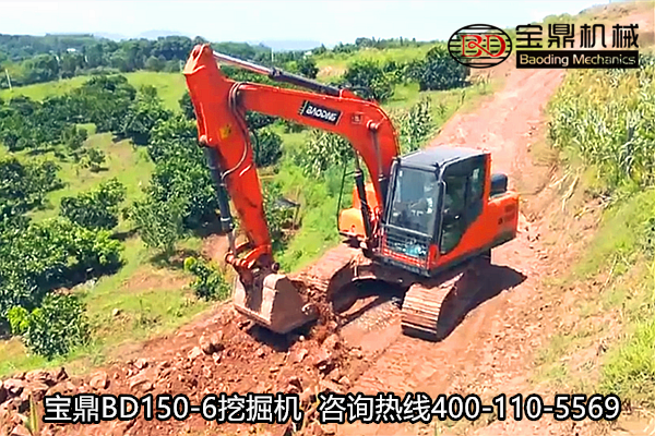 國產(chǎn)挖掘機(jī)