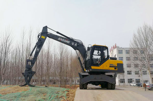 寶鼎輪式抓木機95車型.jpg