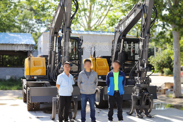 寶鼎挖掘機(jī)抓木機(jī)95車(chē)型.jpg