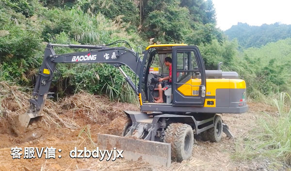 寶鼎95輪式挖掘機.jpg