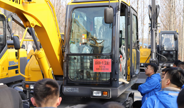 輪胎挖掘機80車型.jpg