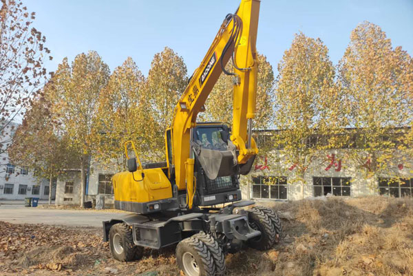 國產(chǎn)輪式挖掘機(jī)80車型.jpg