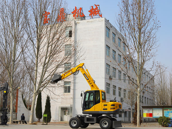 寶鼎輪式挖掘機(jī)廠家.jpg