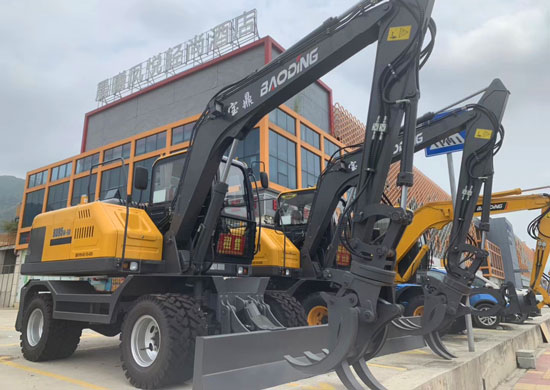 寶鼎95輪式挖掘機多功能車型.jpg