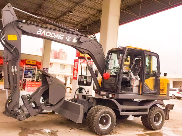 寶鼎輪式挖掘機(jī)95車型.jpg