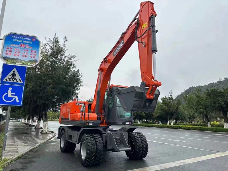 輪式挖掘機.jpg